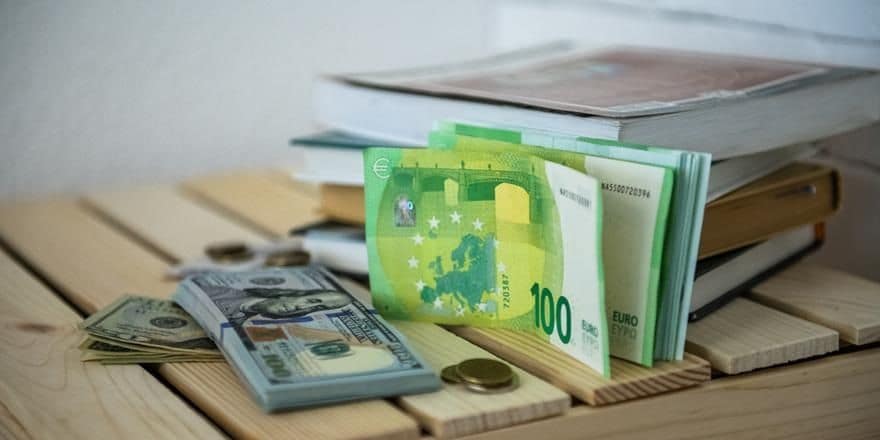 Доллар подрос на торгах 29 апреля: что ждать от курса НБРБ