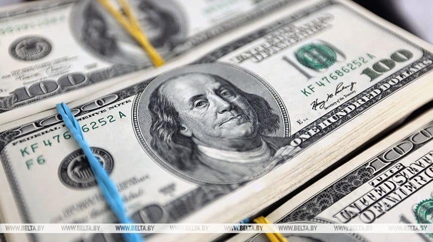 Беларусь: бизнес и население продали валюты на $568 млн больше, чем купили за апрель