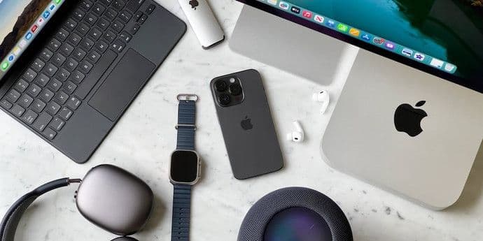 Apple готовит десять новых продуктов: от складного iPhone до робота с экраном