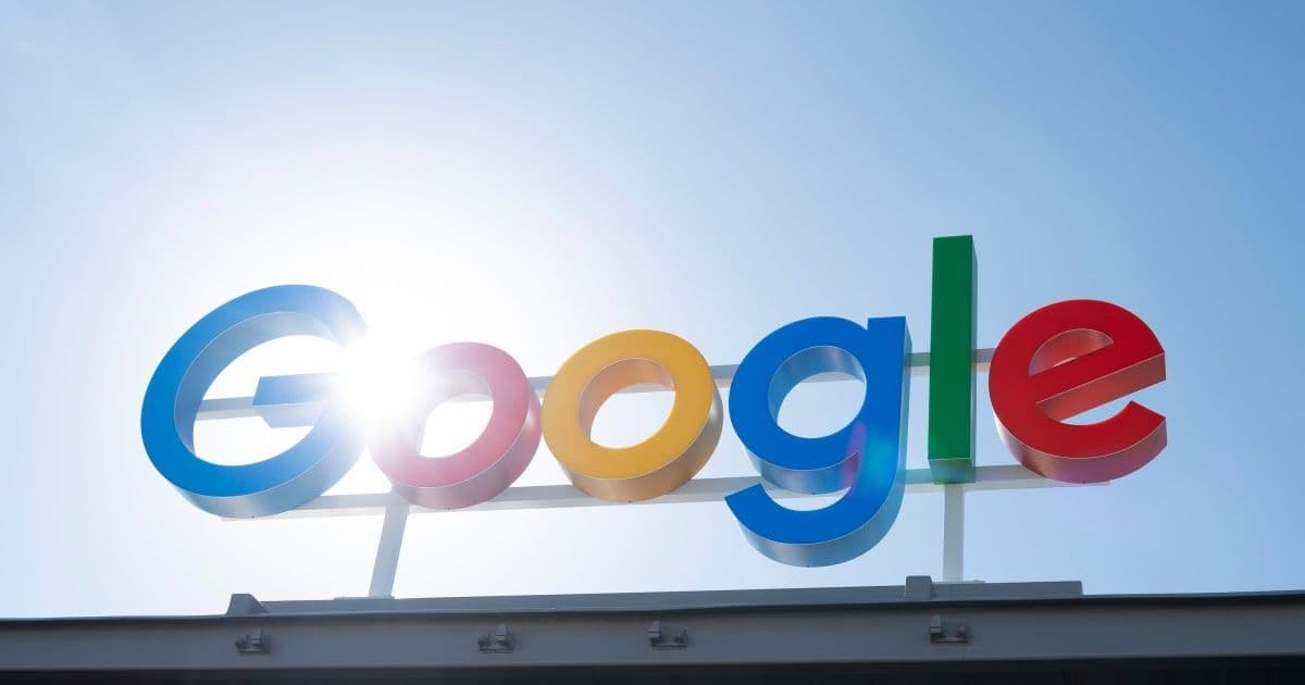 Google встраивает цитаты с Reddit и форумов в AI-ответы поиска