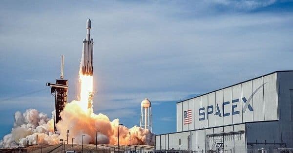 SpaceX подала заявку на IPO с оценкой $2 трлн на фоне убытков в $4,94 млрд