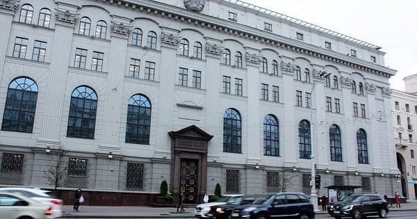 Безнал в Беларуси приближается к 70%: Нацбанк метит в 80% без административного давления