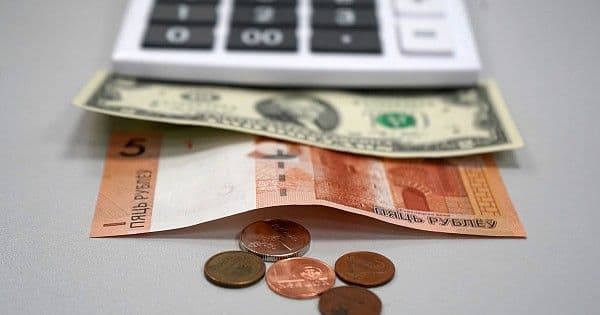 Доллар, рубль и биткоин в июне 2026: прогнозы аналитиков по валютам и крипте