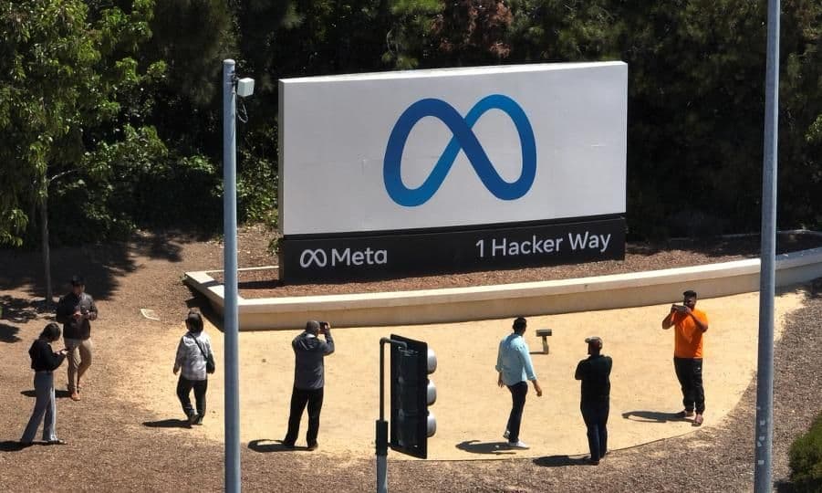 Meta платит криейторам в USDC, но тратить стейблкоины — уже чужая забота