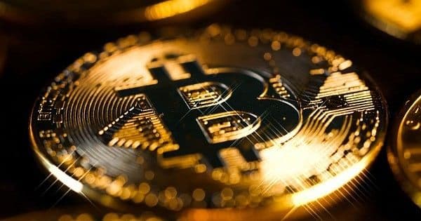 Биткоин снова ниже $60 тысяч: рынок ждёт пробоя критического уровня $58 тыс.