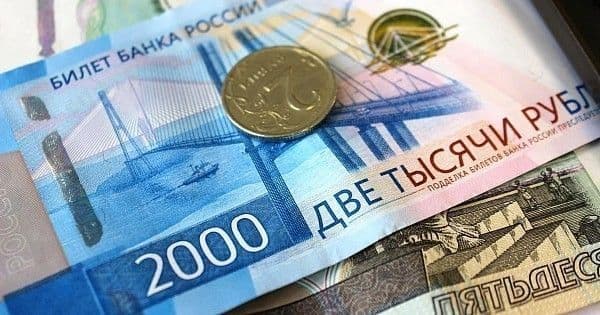 Белорусские банки вводят комиссии на российские наличные: что стоит за новой тарифной политикой