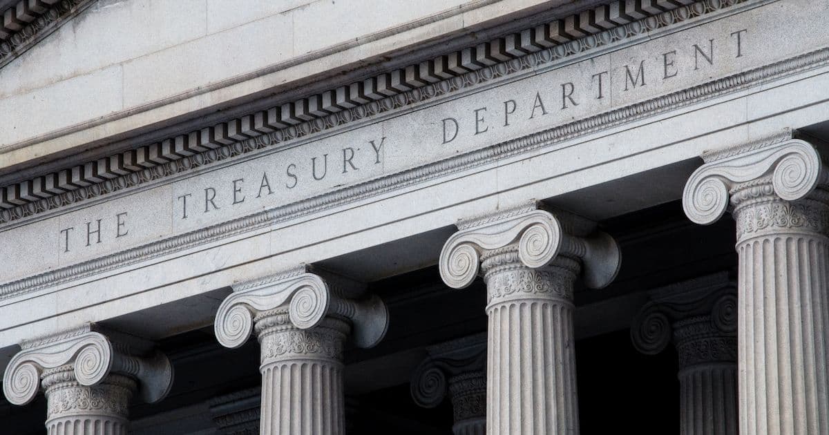 Минфин США предупредил: крах AI-рынка ударит по всей экономике сильнее, чем дотком