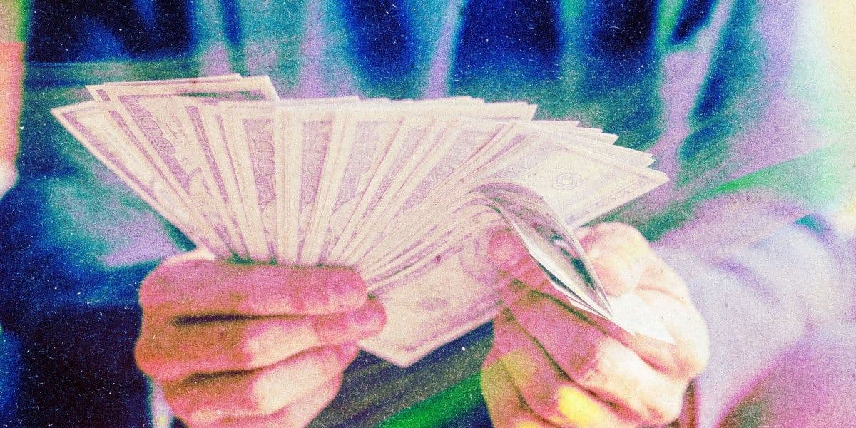 Каждой семье по $300 от OpenAI: что стоит за предложением Альтмана