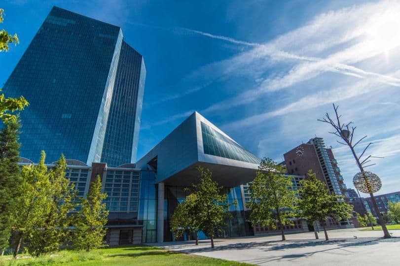 ЕЦБ выбрал 36 компаний для пилота цифрового евро — среди них Deutsche Bank и Revolut