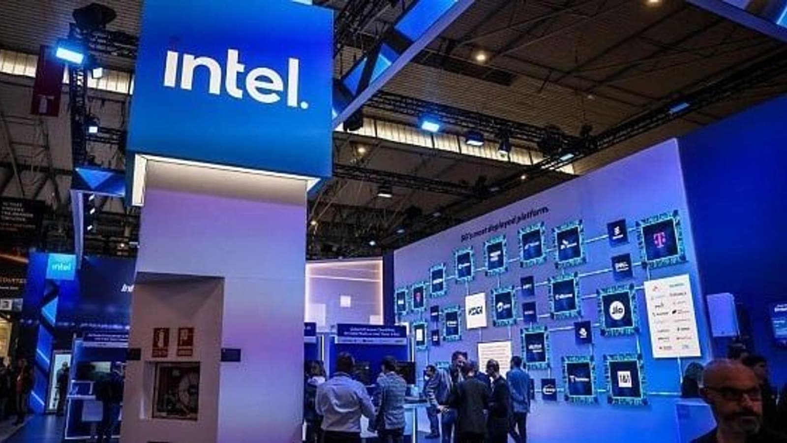 Intel на взлёте: как господдержка и партнёрства вернули интерес инвесторов
