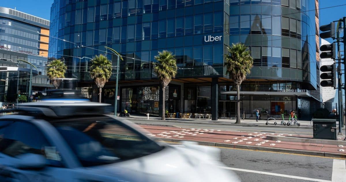 Uber хочет превратить миллионы водителей в сенсорную сеть для беспилотников