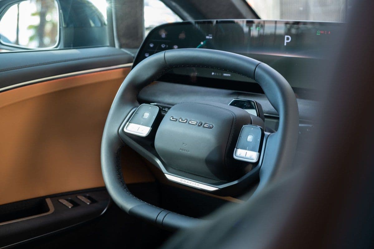 Lucid Motors отозвала прогноз по производству на 2025 год из-за смены CEO и сокращений
