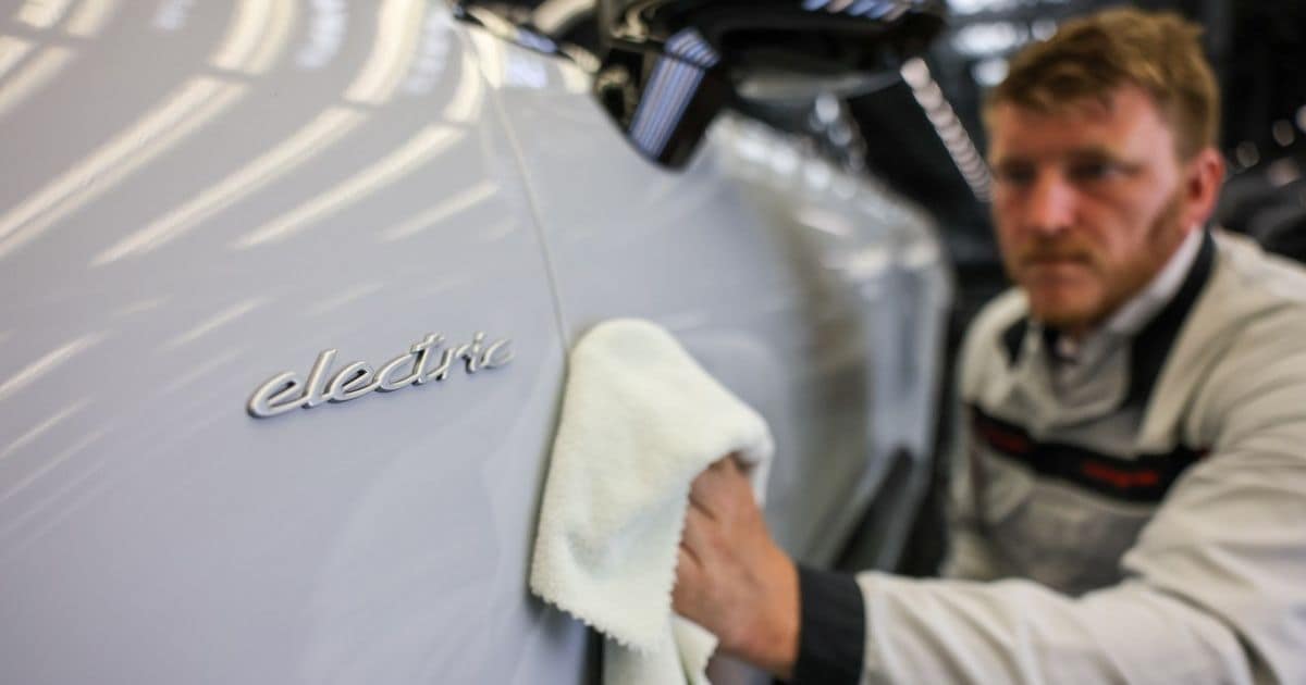 Porsche закрывает три дочерние компании и сокращает более 500 сотрудников
