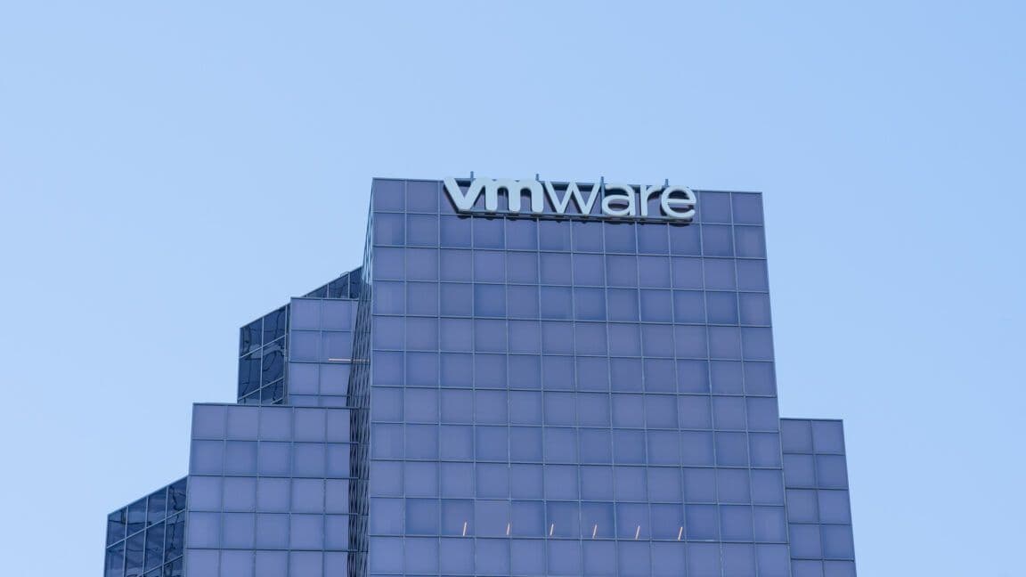 Nutanix переманила 30 000 клиентов у VMware на фоне недовольства политикой Broadcom