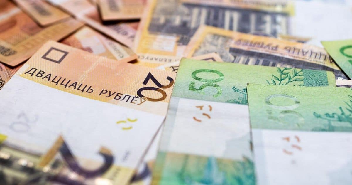Денежная масса Беларуси сжалась на 0,6% за апрель, но наличные и рублёвые вклады растут
