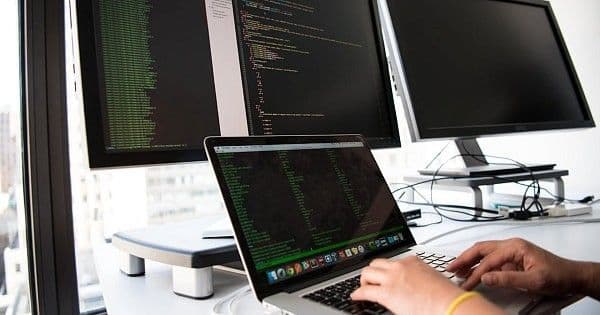 Forward-deployed engineer: профессия с ростом спроса на 5000% за год