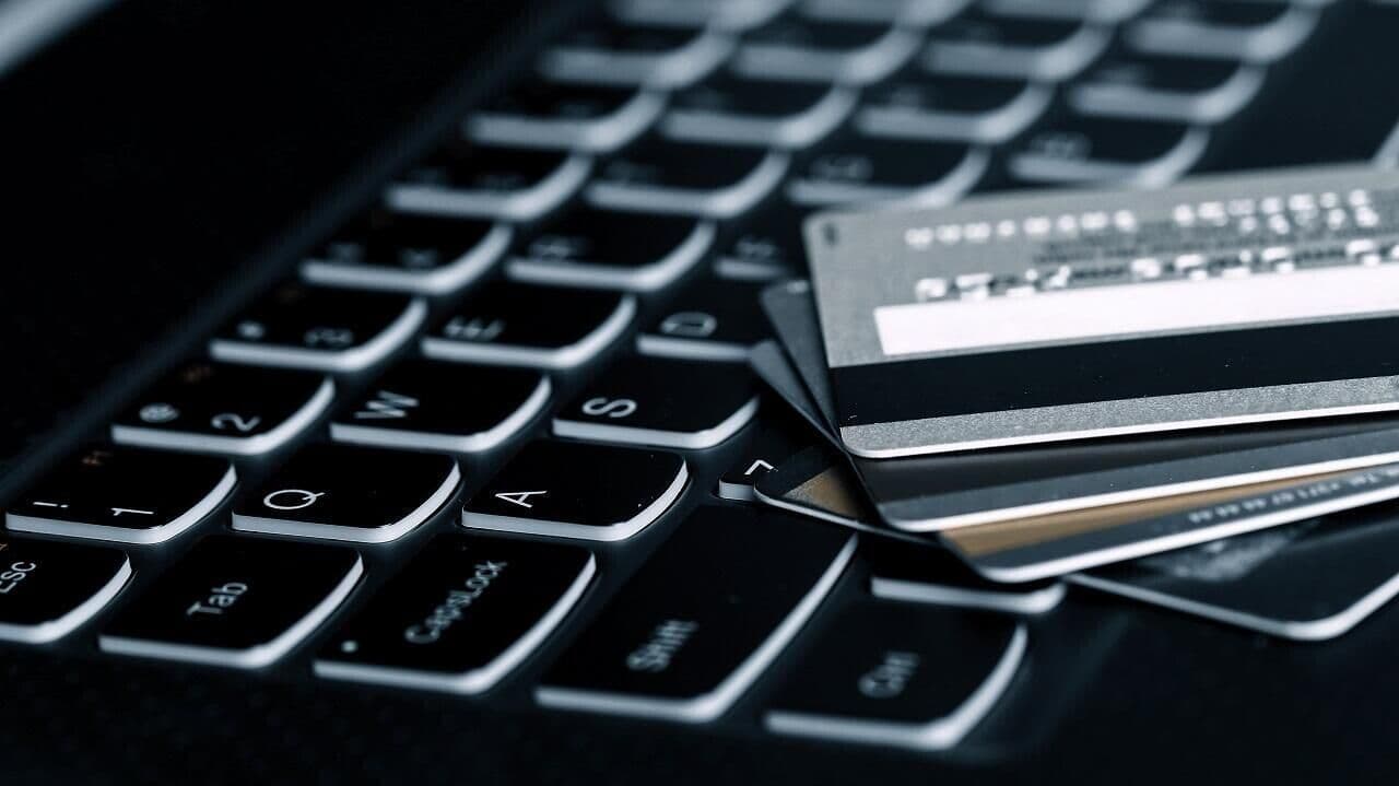 Карты пяти белорусских банков не будут работать в ночь со 2 на 3 июня