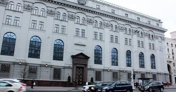 Безнал в Беларуси приближается к 70%: Нацбанк метит в 80% без административного давления