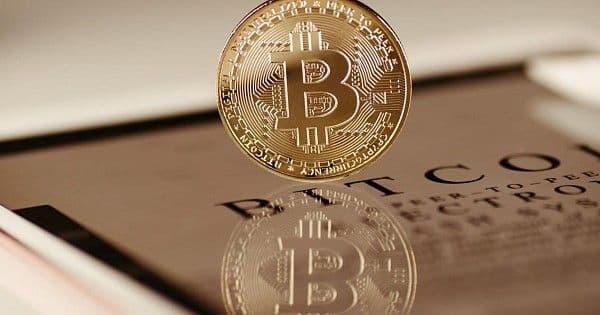 Биткоин упал ниже $70 тысяч впервые с апреля: что давит на рынок