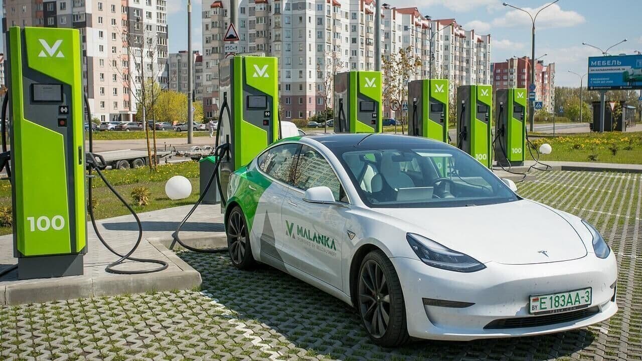 Маланка откажется от медленных зарядок к 2029 году и сделает ставку на быстрые комплексы