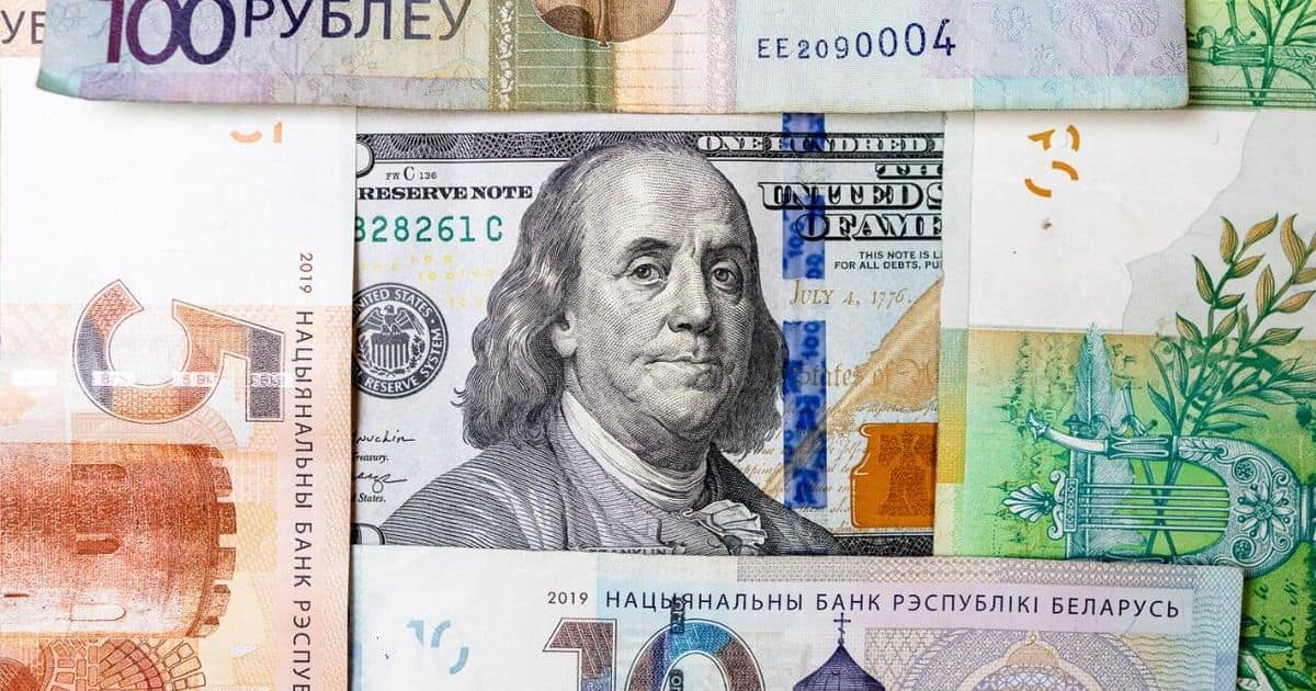 Рублёвые депозиты дешевеют, долларовые — растут: что меняется в белорусских банках