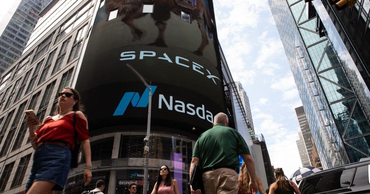 SpaceX вышла на биржу: Маск стал первым триллионером, акции открылись по $150