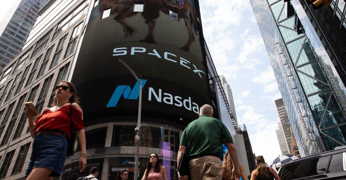 SpaceX вышла на биржу: Маск стал первым триллионером, акции открылись по $150