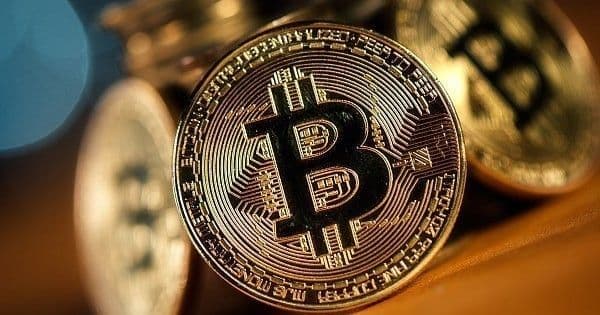 Санкции ЕС против белорусского крипторынка: что изменится для бизнеса и появятся ли криптобанки