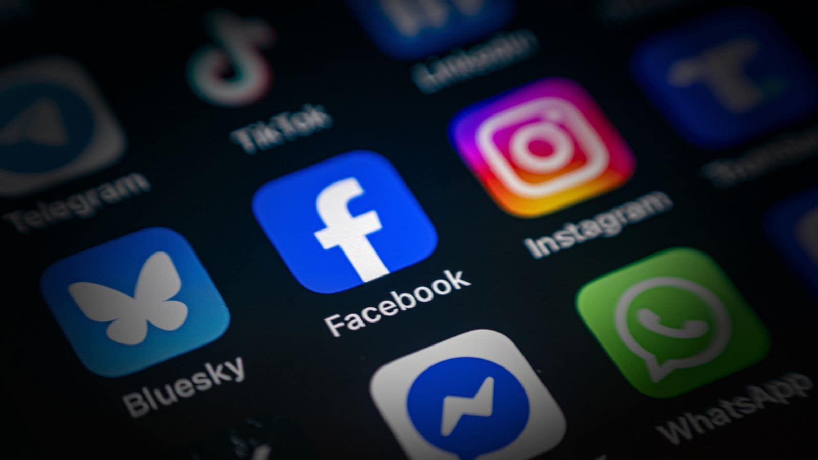 Глобальный сбой Meta 12 июня: Facebook, Instagram и WhatsApp не работали несколько часов