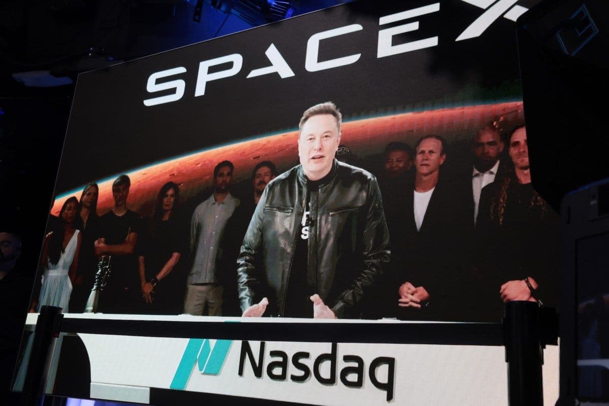 SpaceX обогнала Tesla по капитализации: что означает IPO для рынка транспорта