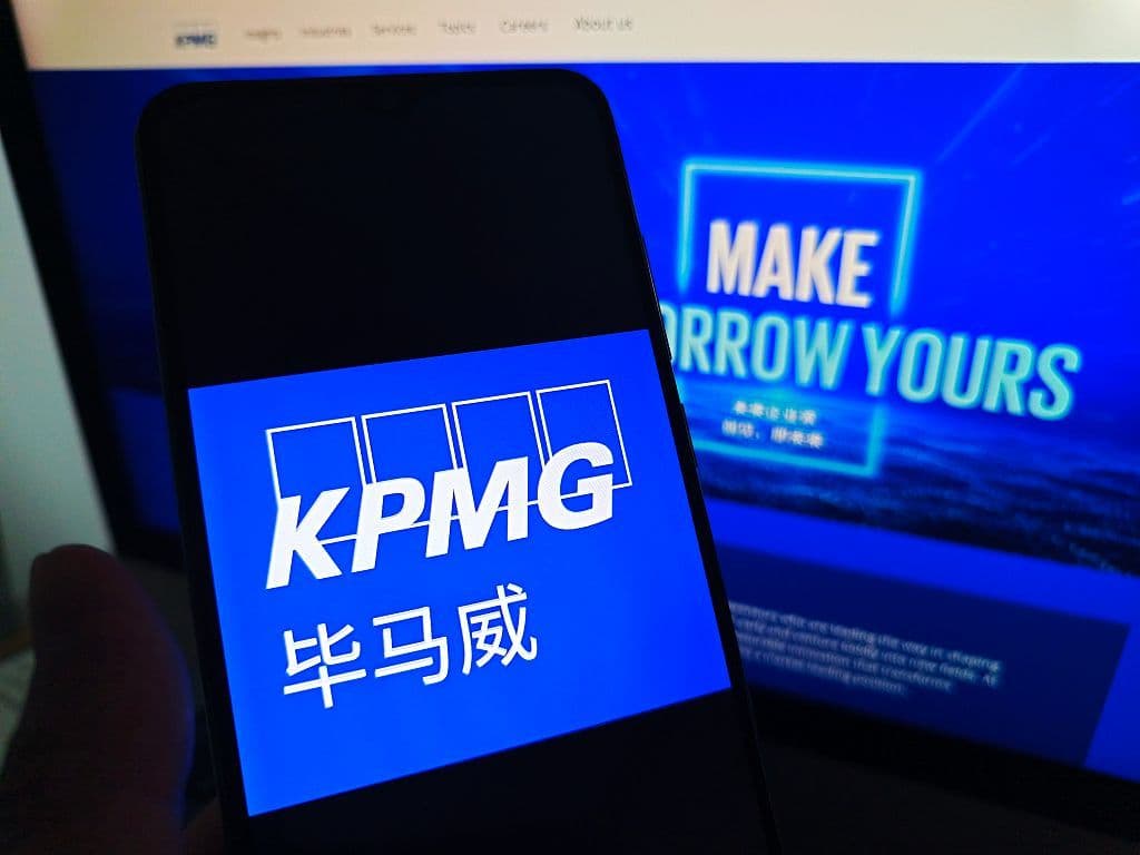 KPMG отозвала доклад об ИИ после того, как компании опровергли его данные