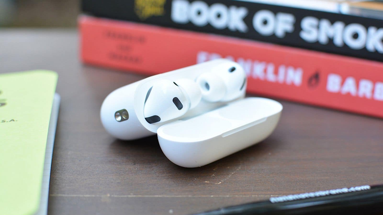 iOS 26 позволяет управлять камерой iPhone через AirPods — как это настроить
