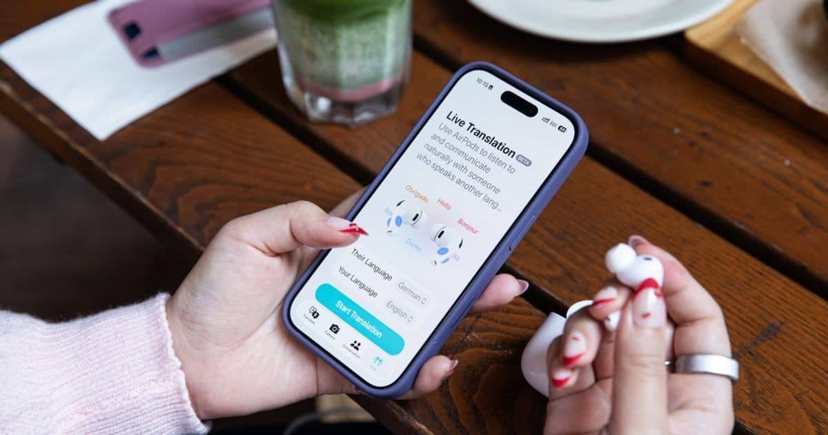 AirPods с камерами и второй складной iPhone: планы Apple на 2027 год