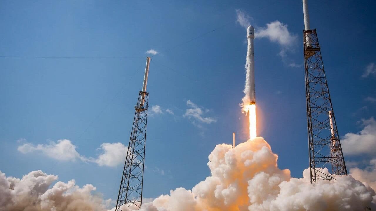 SpaceX открывает орбитальное производство: первый запуск программы Starfall состоялся 19 июня