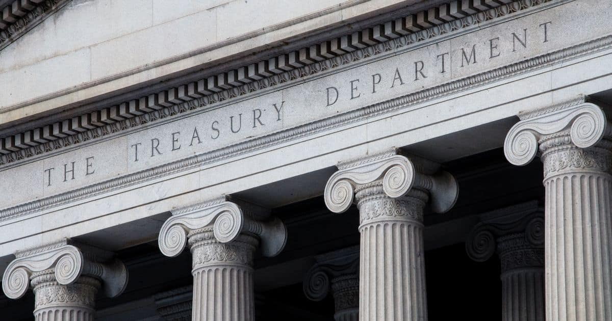 Минфин США предупредил: крах AI-рынка ударит по всей экономике сильнее, чем дотком