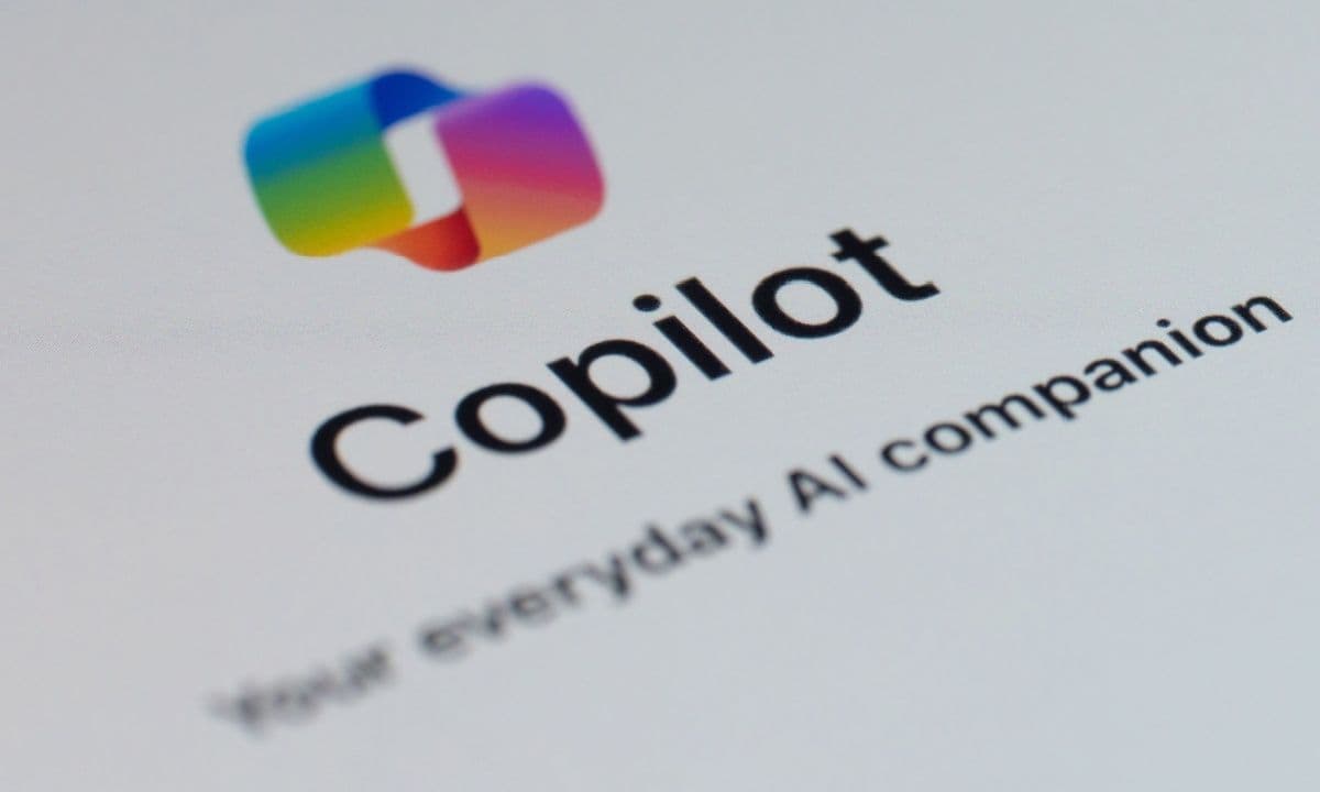 Microsoft объединяет потребительский и корпоративный Copilot в единое приложение
