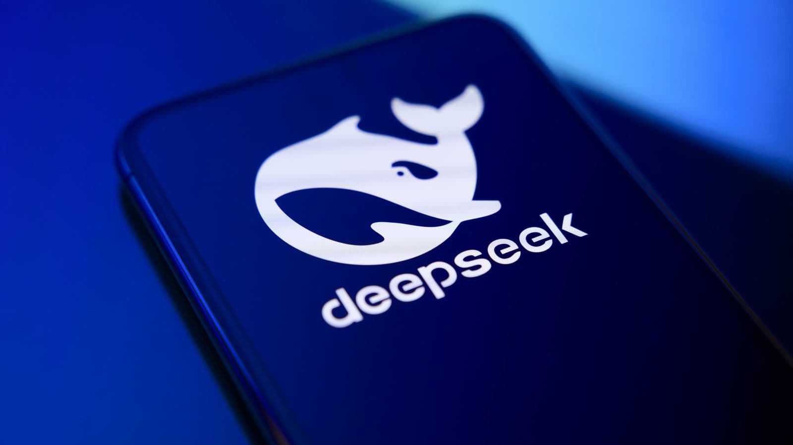 DeepSeek разрабатывает собственные AI-чипы, чтобы уйти от зависимости от NVIDIA и Huawei
