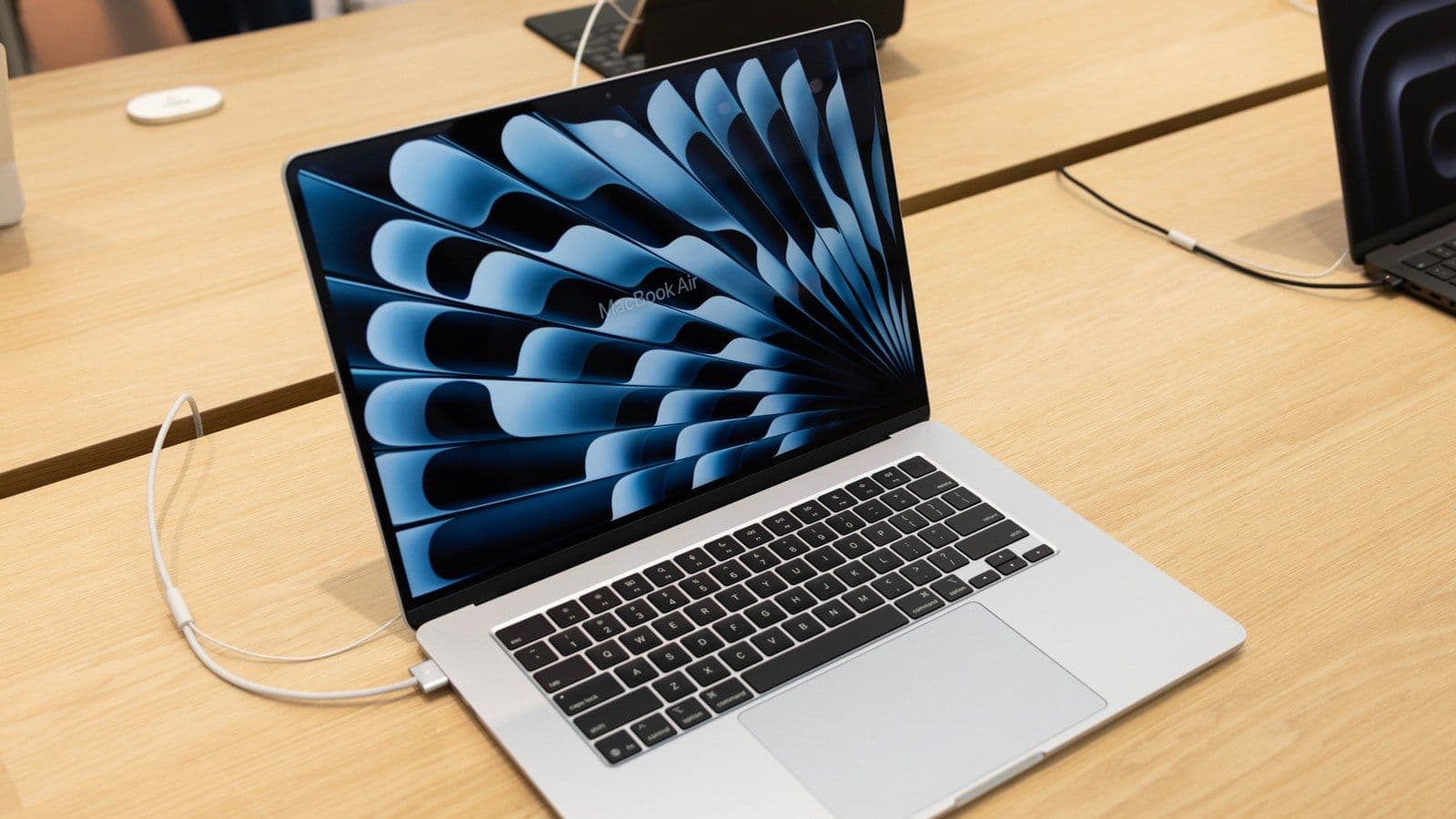 Почему MacBook Air работает без вентилятора и чем за это приходится платить