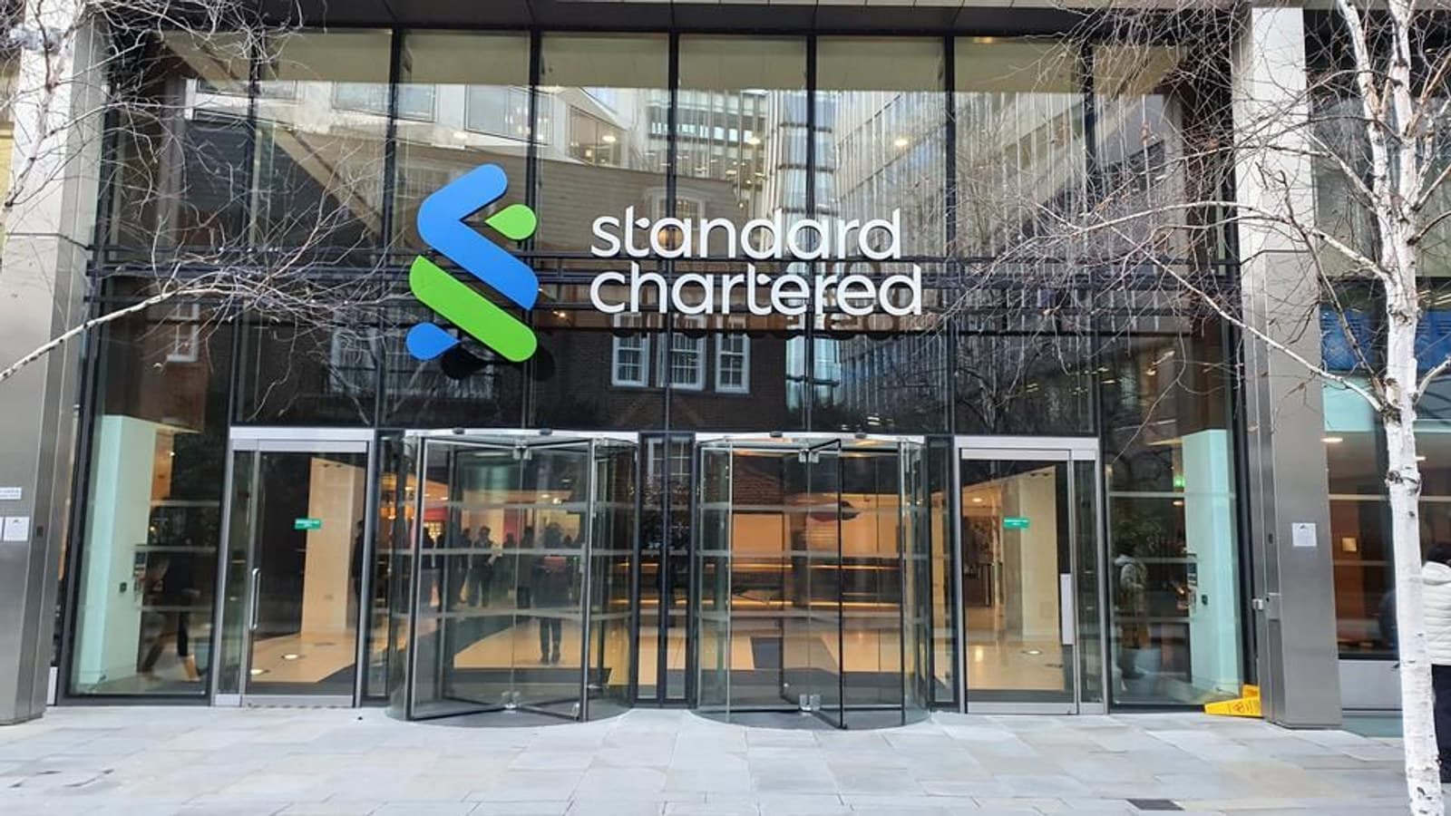 Standard Chartered: биткоин достиг дна на $59 000 — крипtozима закончилась