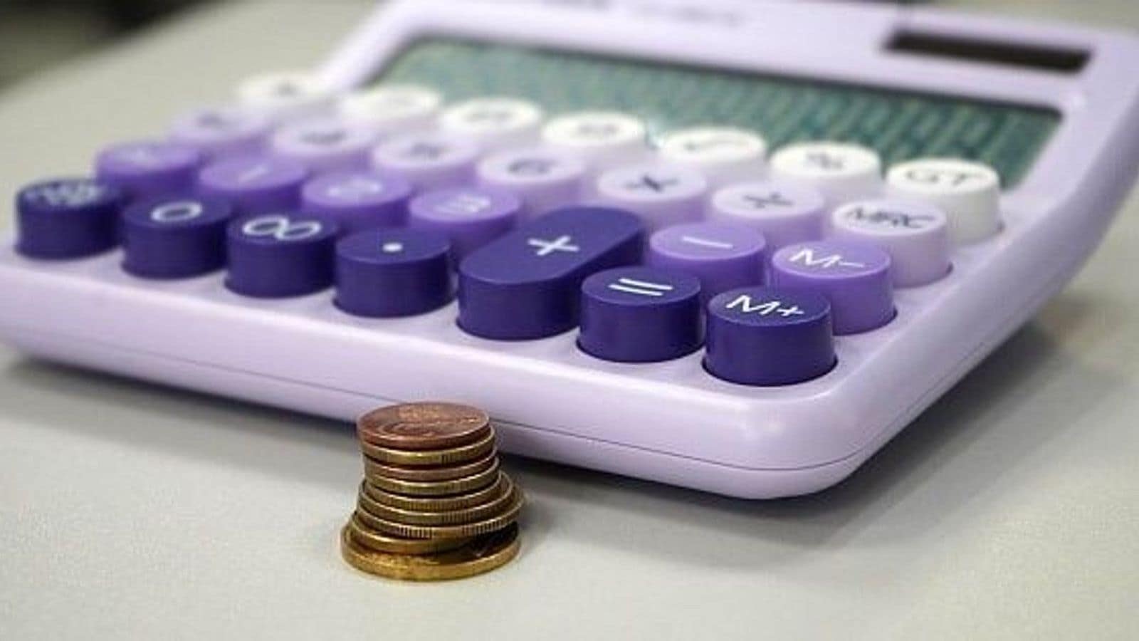 Доллар у 2,8 рубля, биткоин — к $85 тыс.: прогнозы на май 2026 года