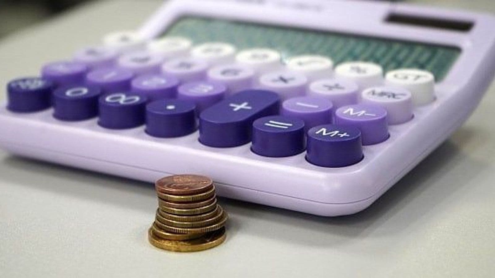 Доллар у 2,8 рубля, биткоин — к $85 тыс.: прогнозы на май 2026 года
