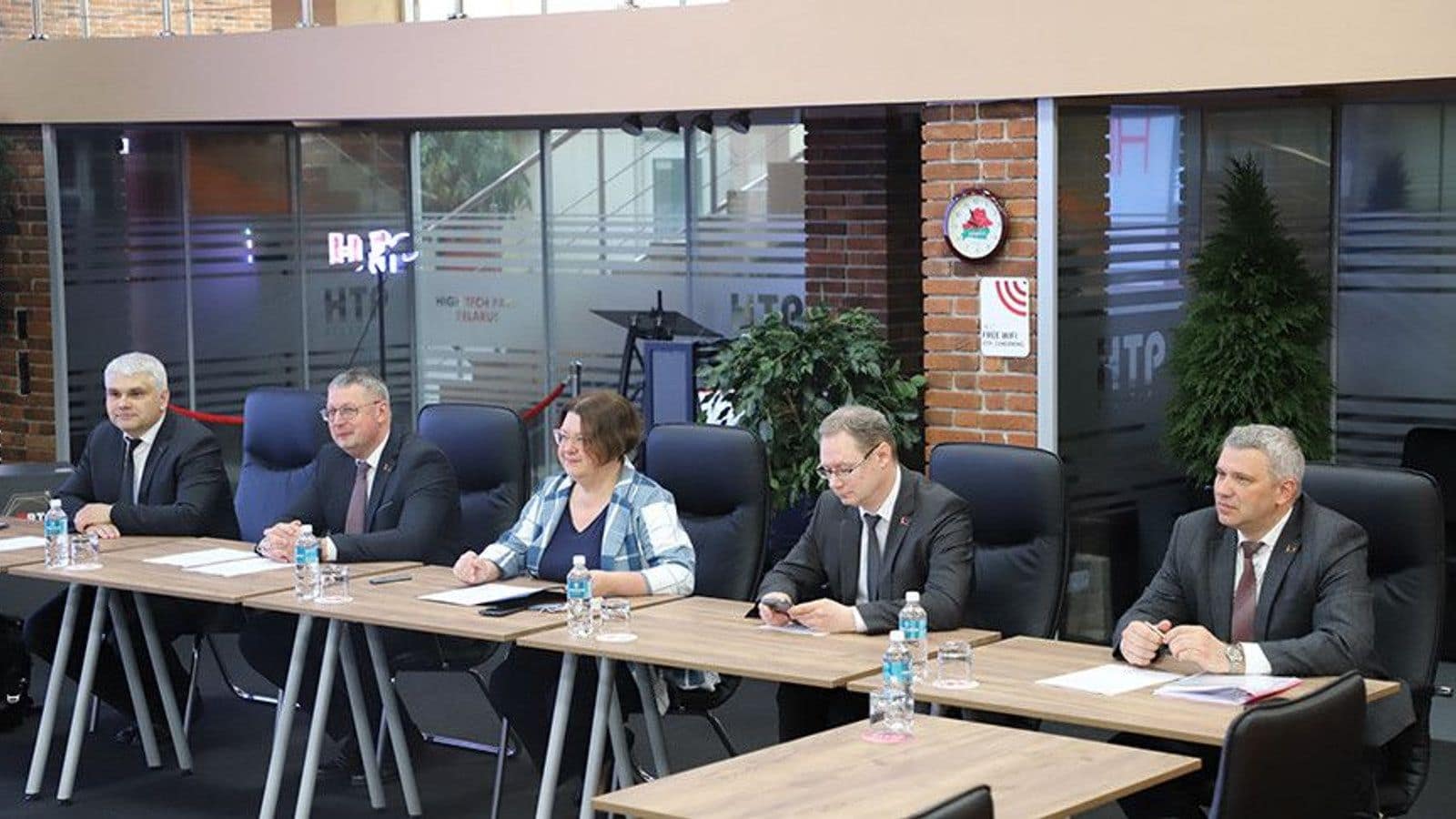 ПВТ встретился с российскими IT-ассоциациями: виртуальные активы и образование в фокусе