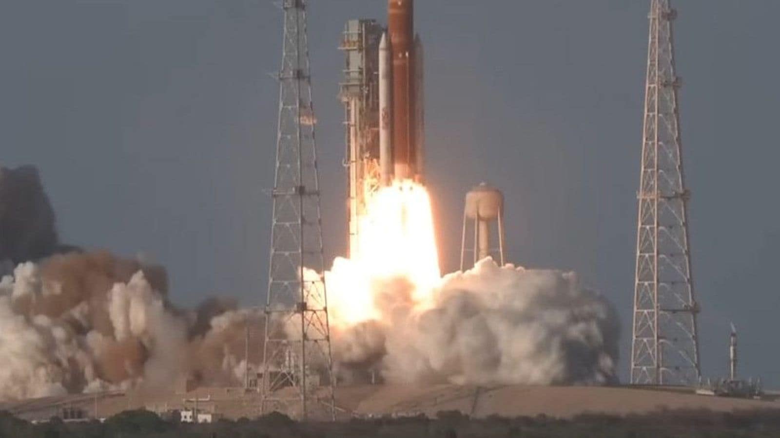 NASA отправило экипаж к Луне впервые за 53 года: старт миссии «Артемида-2»
