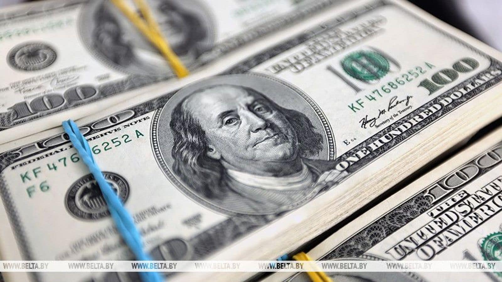 Беларусь: бизнес и население продали валюты на $568 млн больше, чем купили за апрель