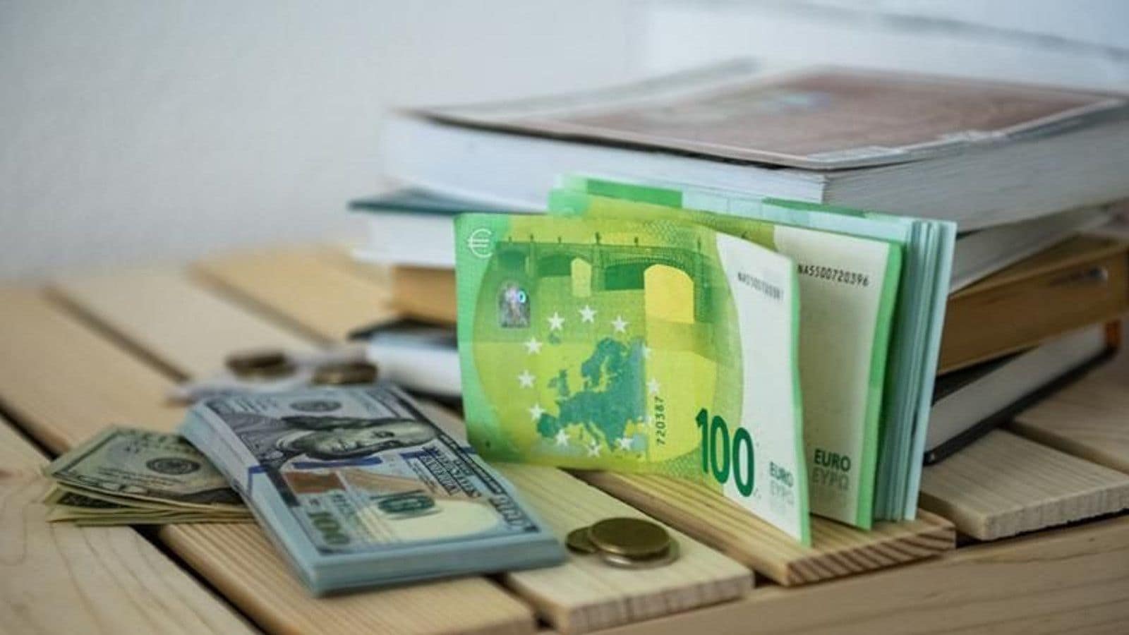 Доллар третий день растёт на торгах: курс достиг 2,7501 BYN на 23 мая 2026