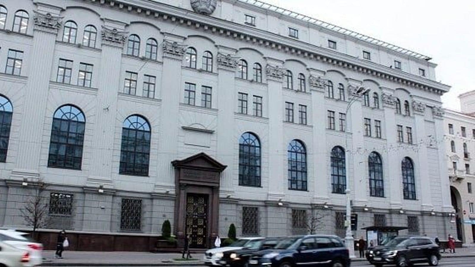 Безнал в Беларуси приближается к 70%: Нацбанк метит в 80% без административного давления