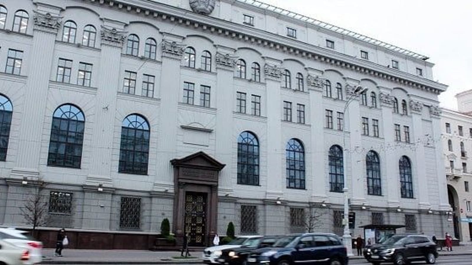 Безнал в Беларуси приближается к 70%: Нацбанк метит в 80% без административного давления