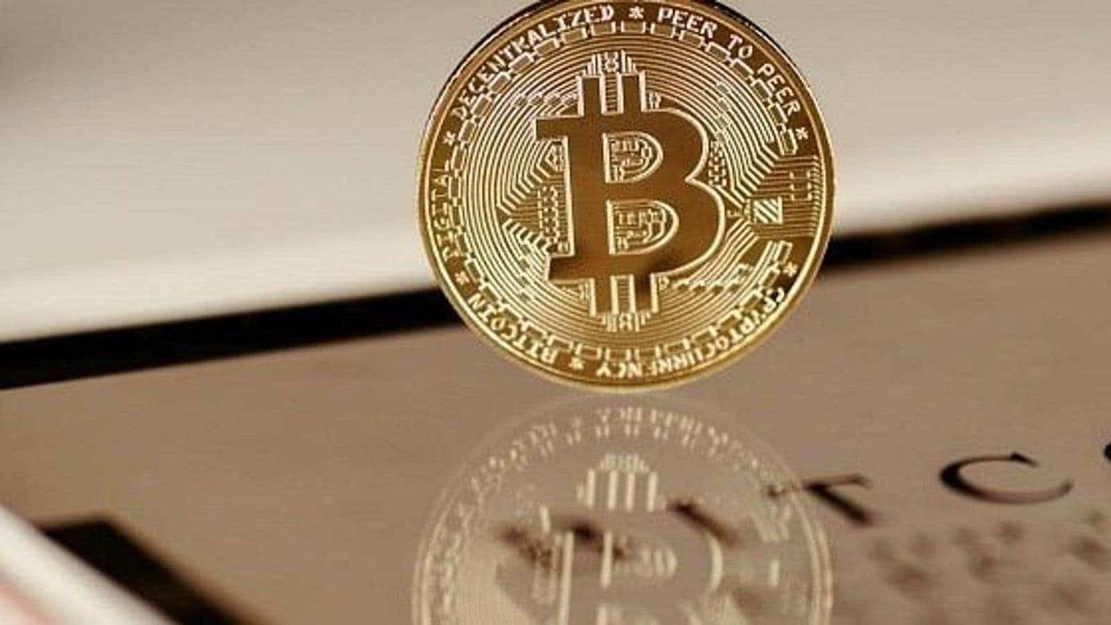 Биткоин опустился на 13-е место по капитализации среди мировых активов