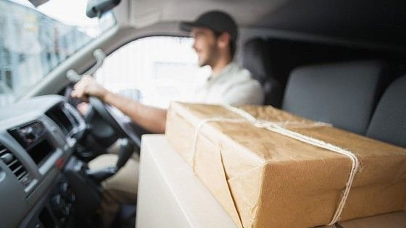 DBS, EDBS и Click&Collect на Wildberries: как белорусским селлерам продавать мебель, суши и шубы