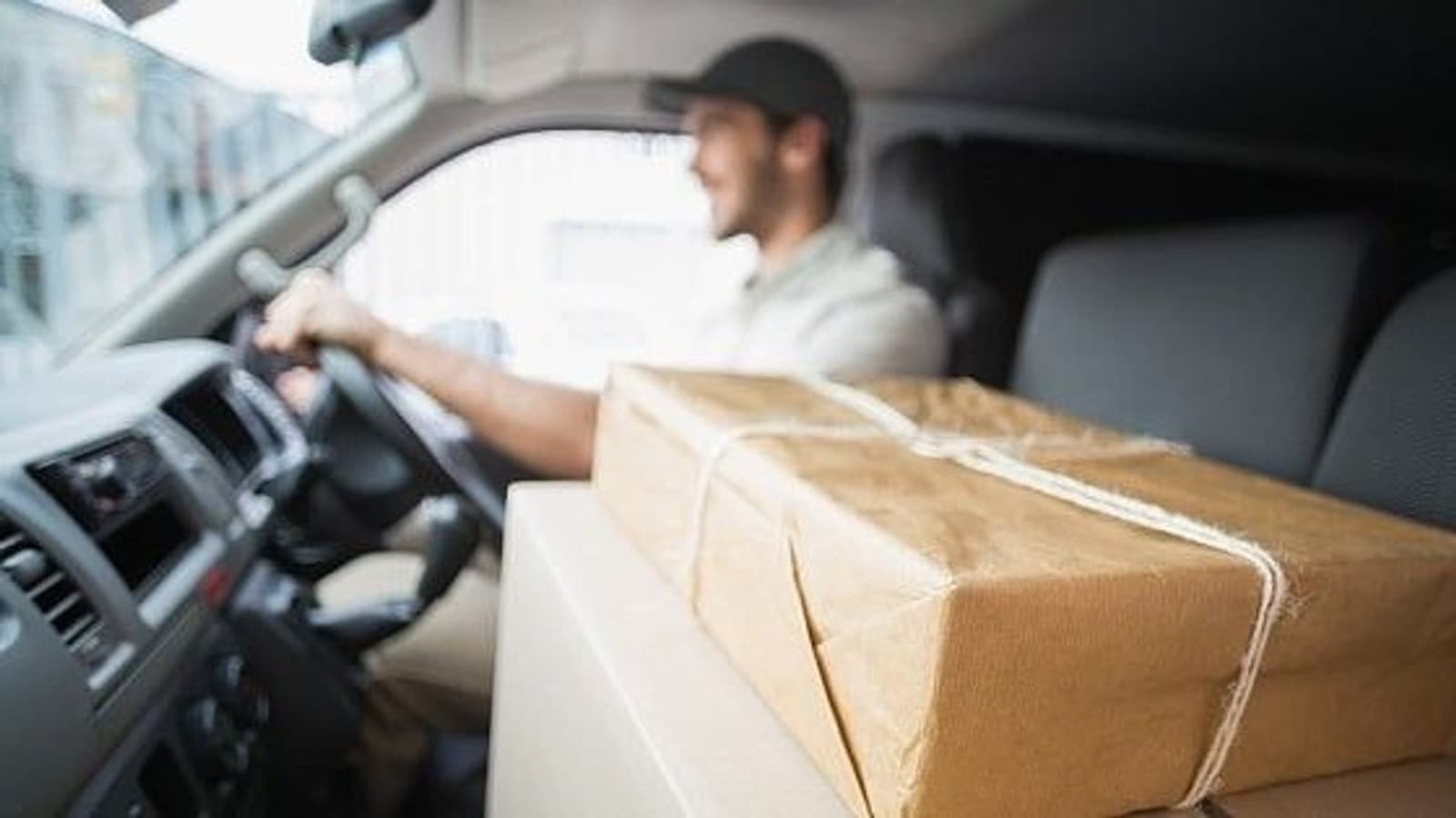 DBS, EDBS и Click&Collect на Wildberries: как белорусским селлерам продавать мебель, суши и шубы